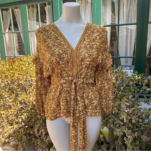 Max Studio Crepe 3/4 Sleeve Tie Front Blouse size small - Picture 2 of 13